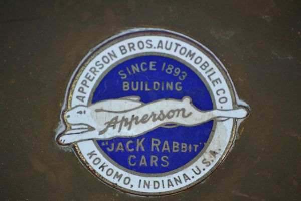 Apperson radiator emblem